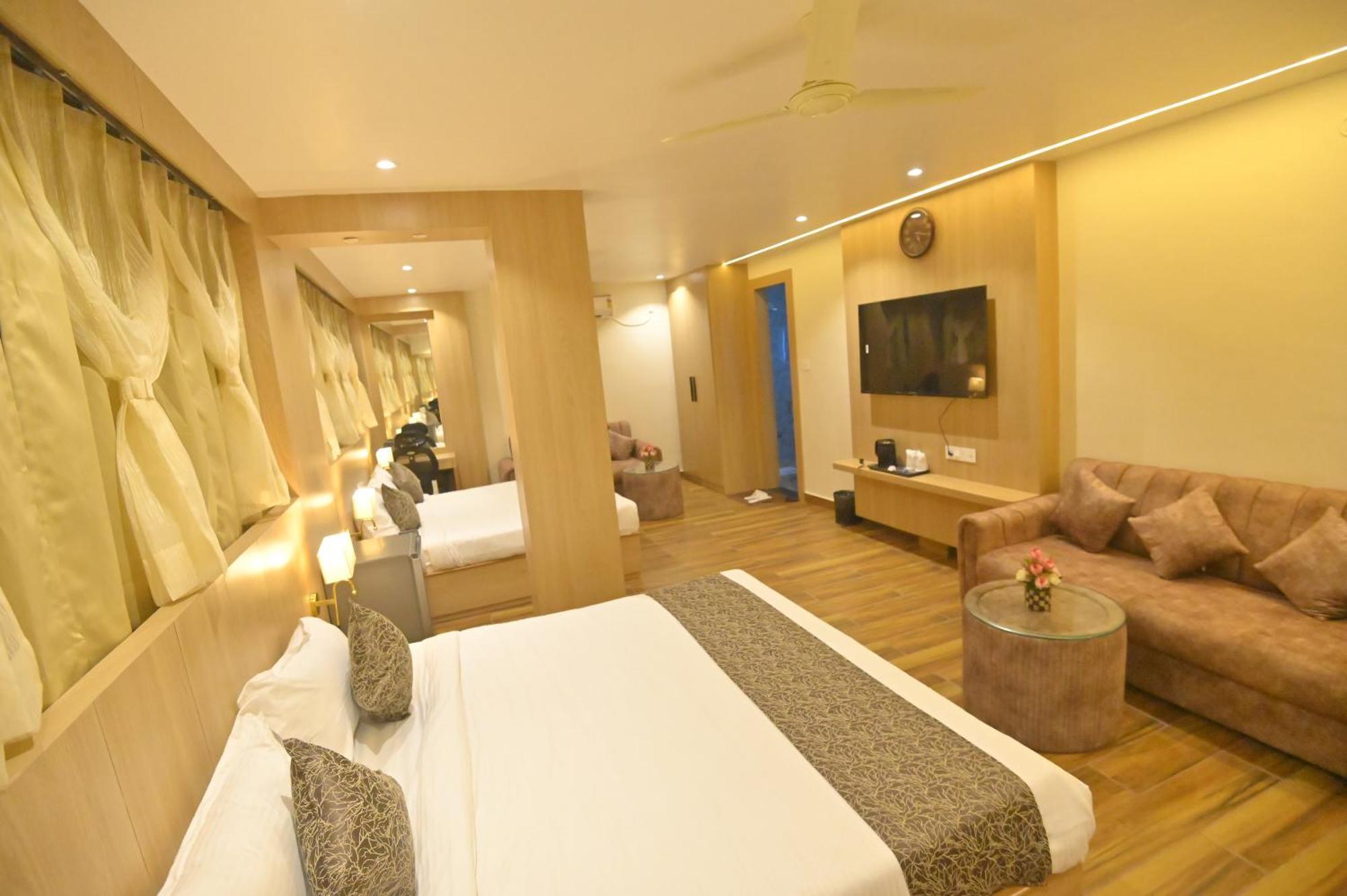 Hotel Jk Palace Аллахабад Экстерьер фото