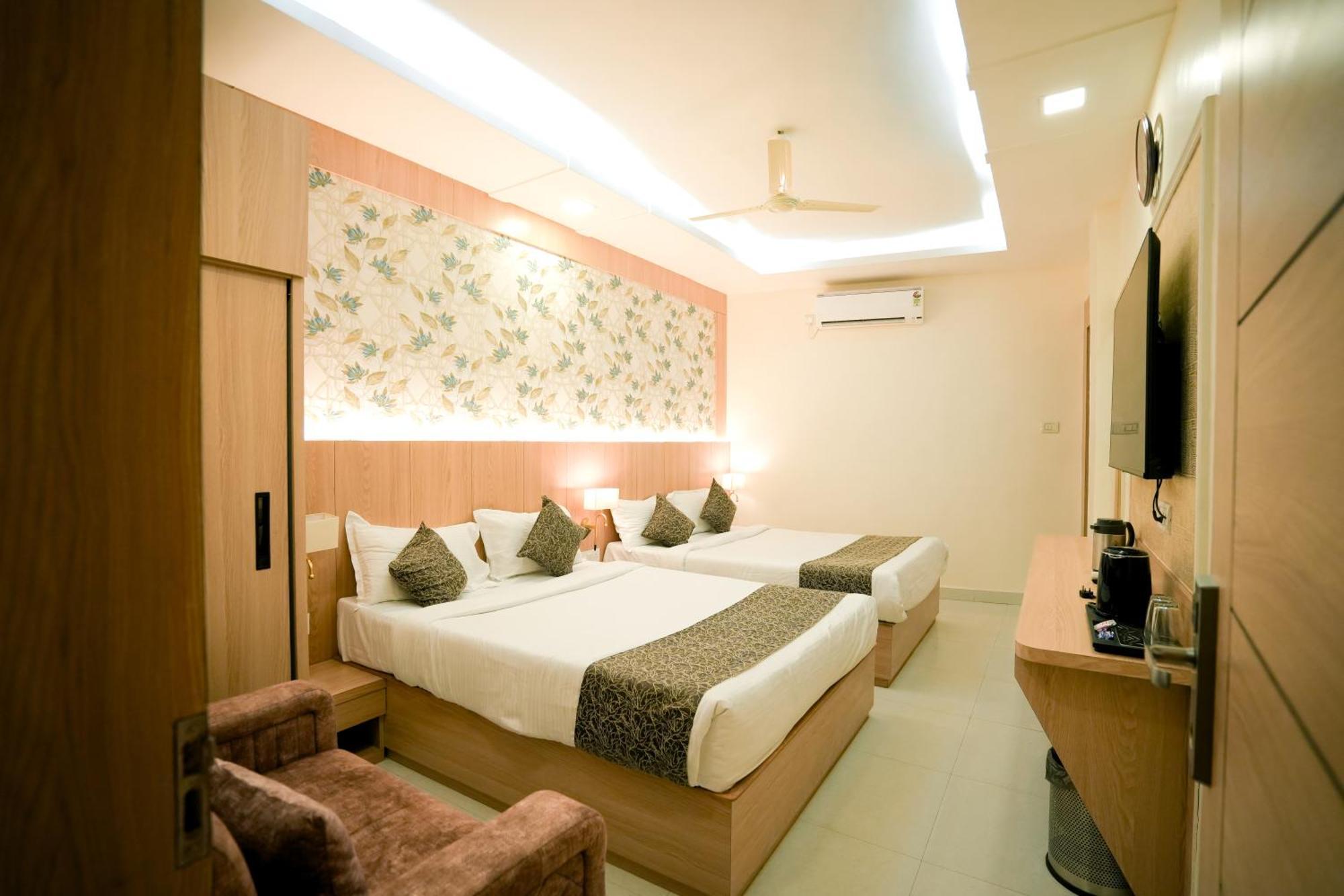Hotel Jk Palace Аллахабад Экстерьер фото