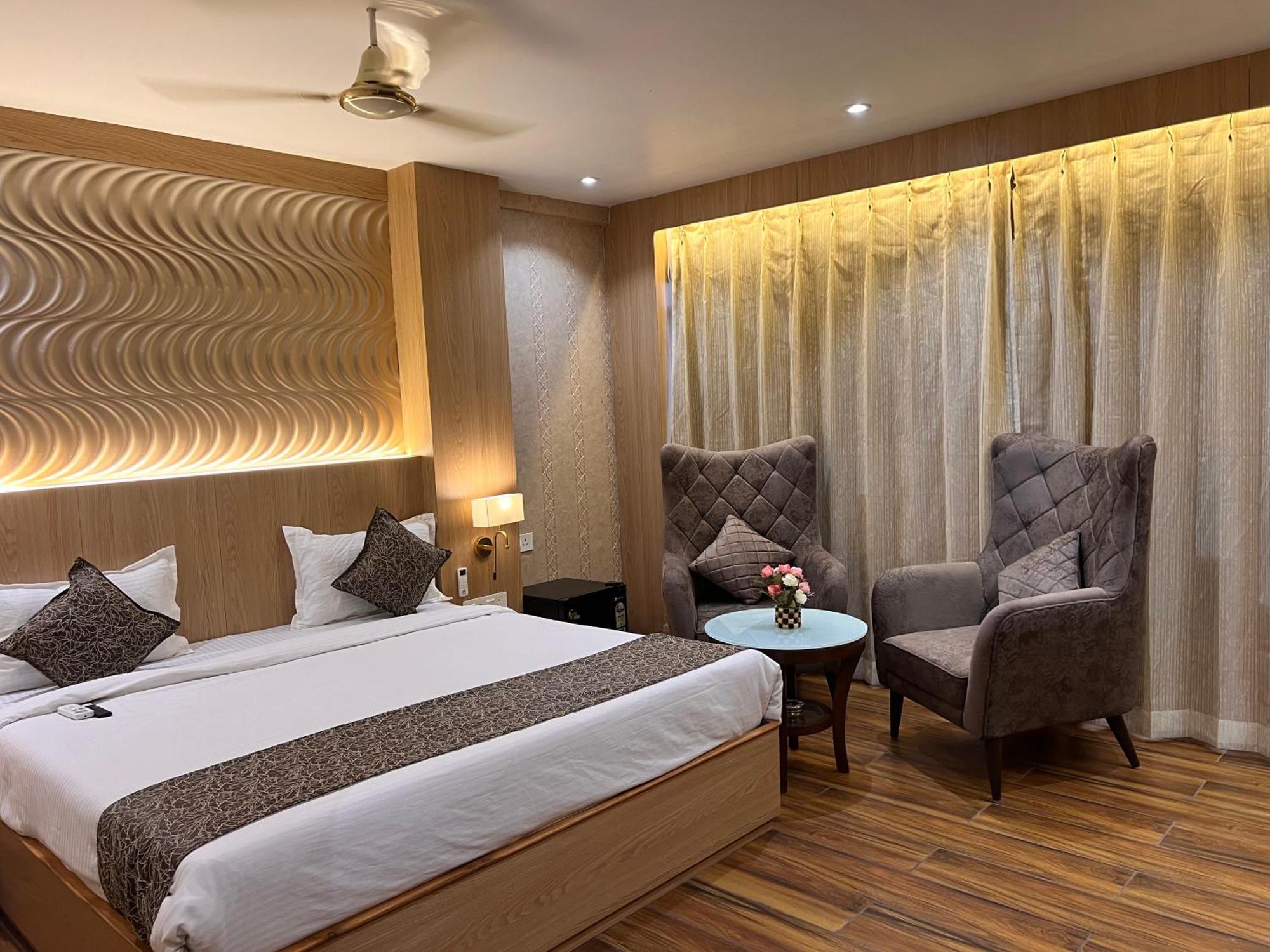 Hotel Jk Palace Аллахабад Экстерьер фото