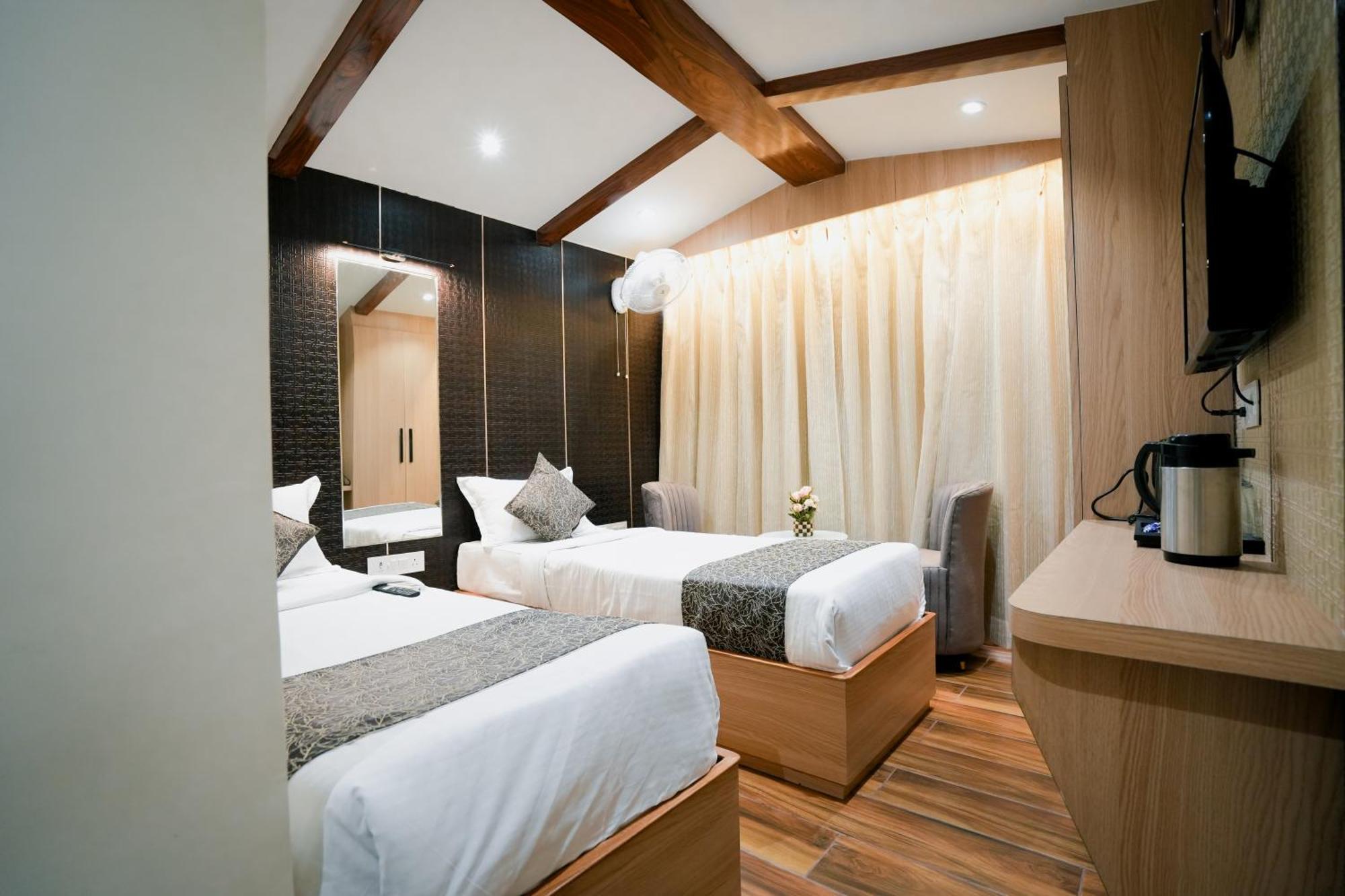 Hotel Jk Palace Аллахабад Экстерьер фото