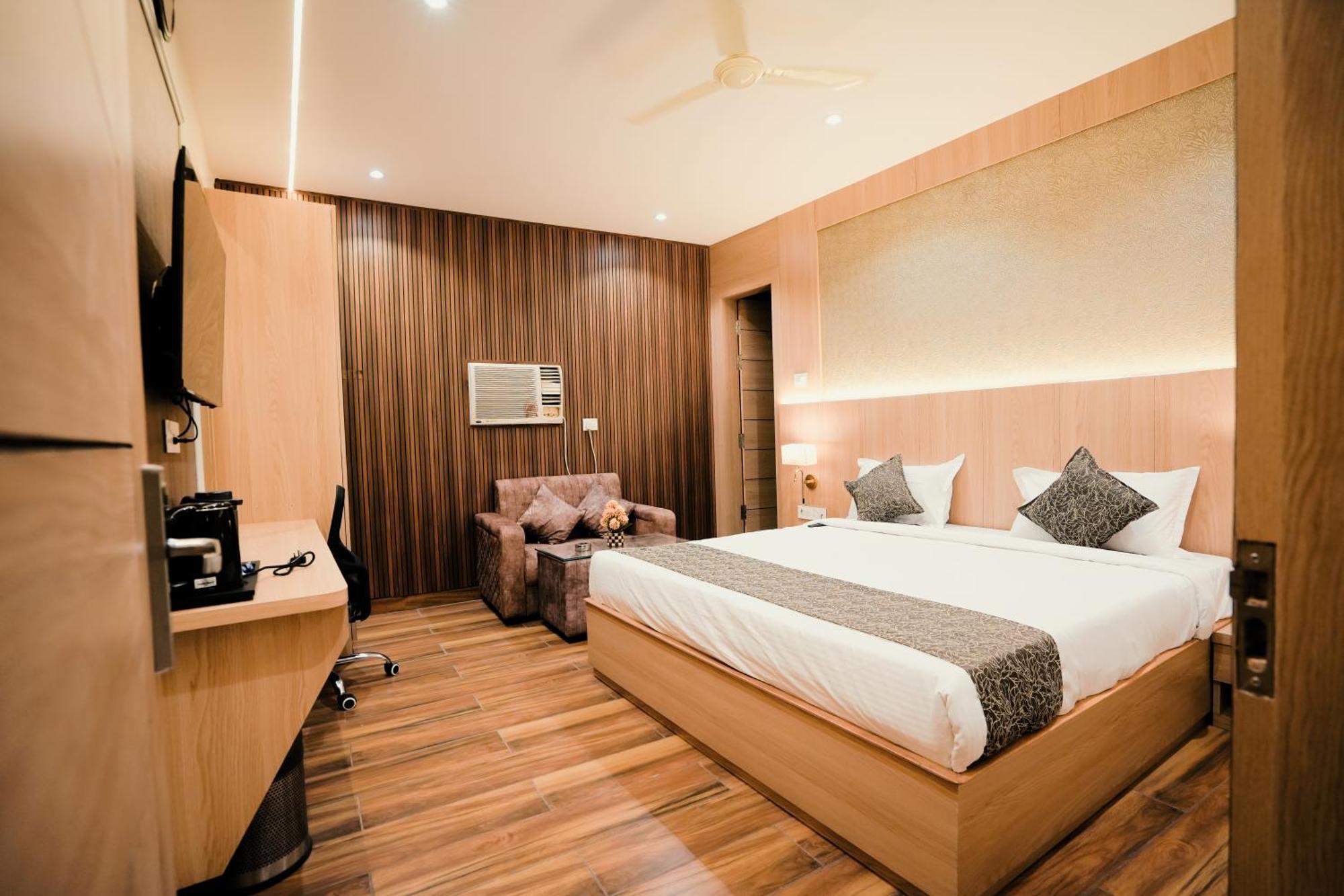 Hotel Jk Palace Аллахабад Экстерьер фото