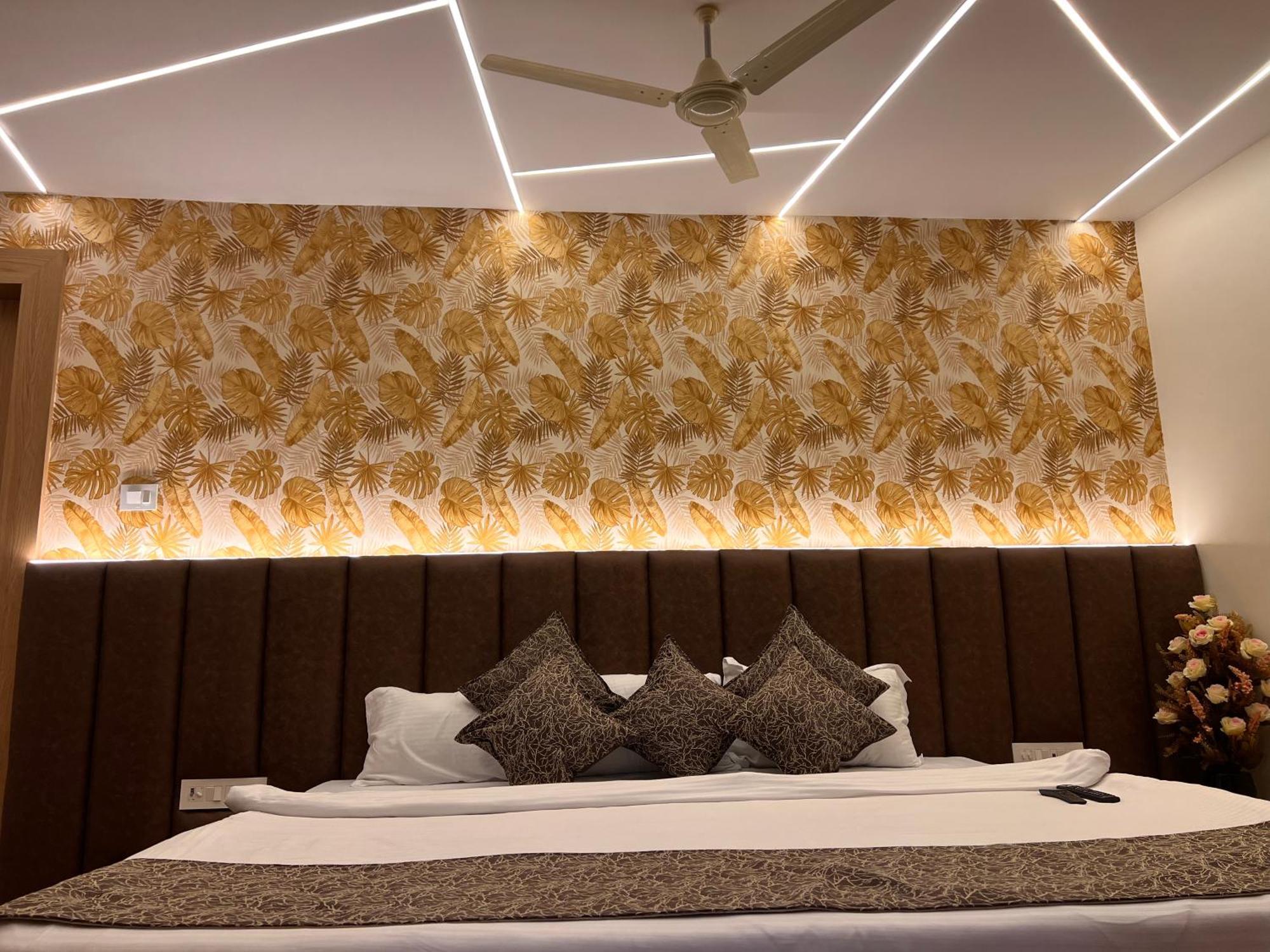 Hotel Jk Palace Аллахабад Экстерьер фото